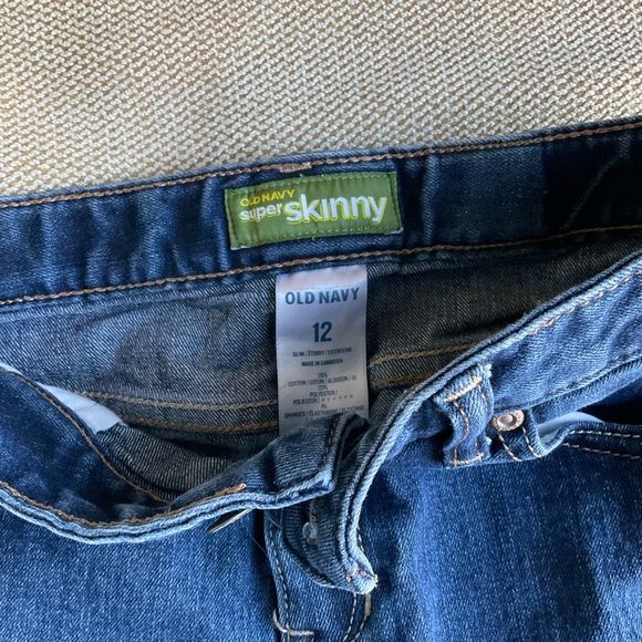 Old Navy size 12 super skinny blue jeans with adjustable waist band. - Picture 3 of 5